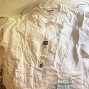 Gildan white t shirts